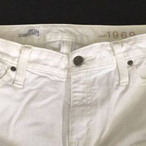 NEW WITH TAGS - Gap white jeans size 12a